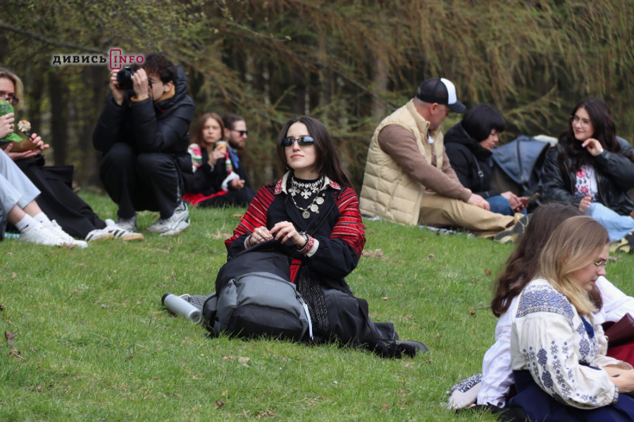 Як у Шевченківському гаю у Львові святкували Великдень (фото/відео) - 19