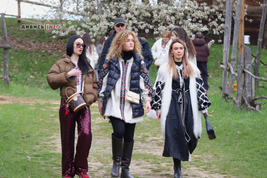 Як у Шевченківському гаю у Львові святкували Великдень (фото/відео) - 29