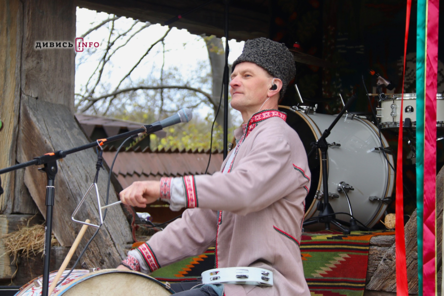 Як у Шевченківському гаю у Львові святкували Великдень (фото/відео) - 34