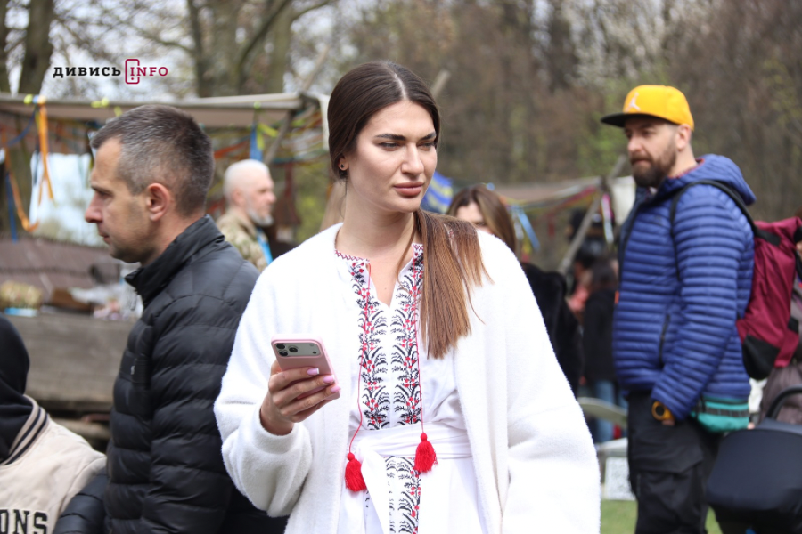 Як у Шевченківському гаю у Львові святкували Великдень (фото/відео) - 37