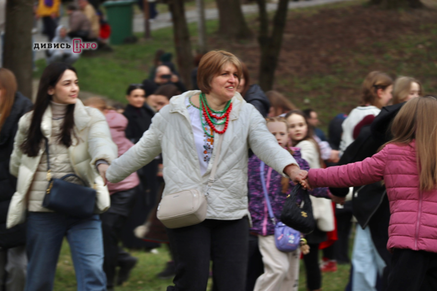 Як у Шевченківському гаю у Львові святкували Великдень (фото/відео) - 7
