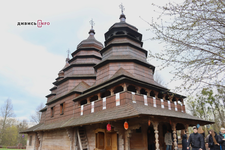 Як у Шевченківському гаю у Львові святкували Великдень (фото/відео) - 9