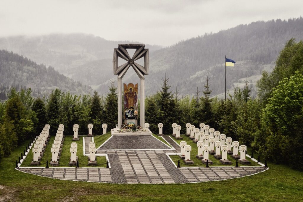 Куди поїхати на Львівщині: від долини «диких тюльпанів» до найбільшого замку - 6