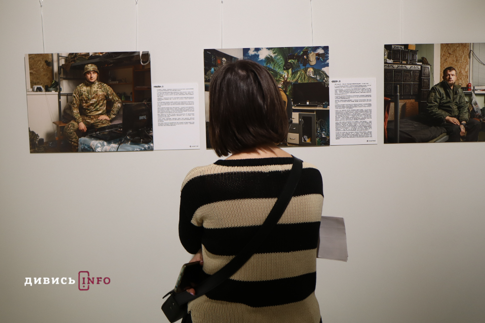 У Львові триває фотовиставка «Хартія: Спека.11 поглядів на війну» (фото, відео) - 9