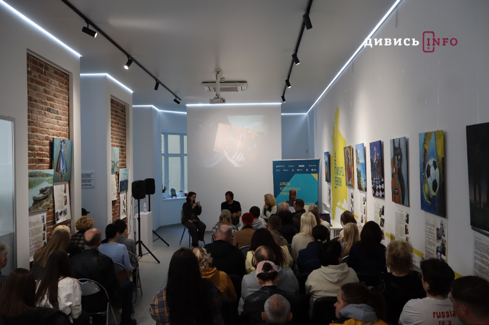 У Львові презентували книжку про облогу Маріуполя (фото) - 6