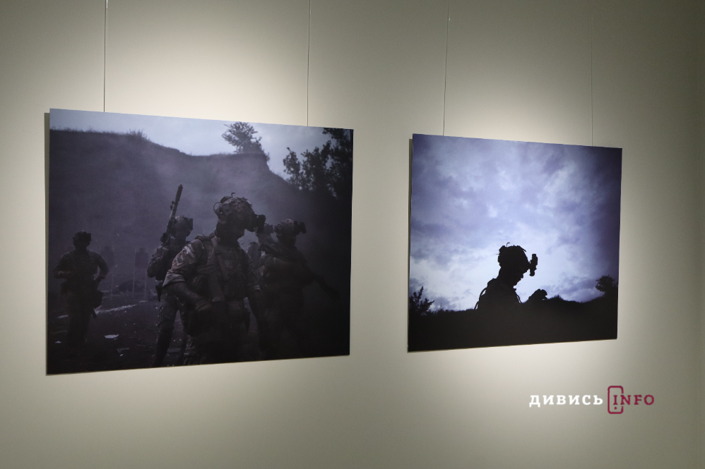 У Львові триває фотовиставка «Хартія: Спека.11 поглядів на війну» (фото, відео) - 6
