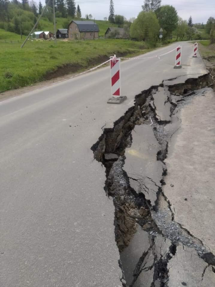 «Найважче в гірських районах»: якими є дороги Львівщини після зими та які планують відремонтувати - 4