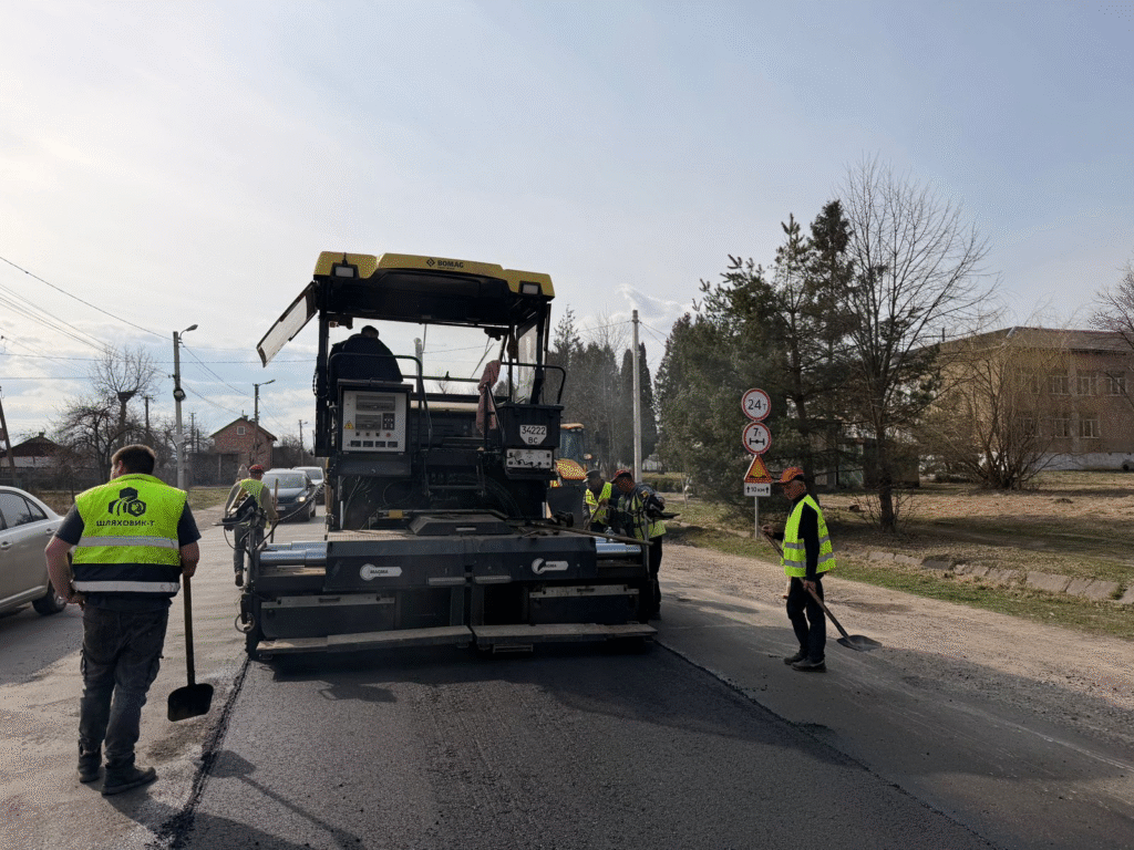 «Найважче в гірських районах»: якими є дороги Львівщини після зими та які планують відремонтувати - 8