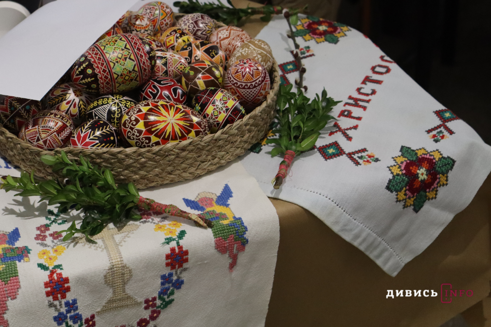 У Львові встановили рекорд України з наймасовішого розпису писанок (фото) - 6