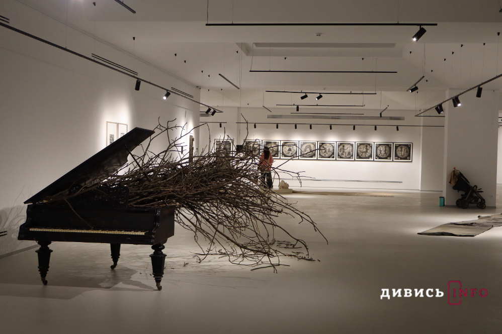 Про здатність відновлюватися і зберігати опору: у Львові відкрили виставку «ОАЗА?»