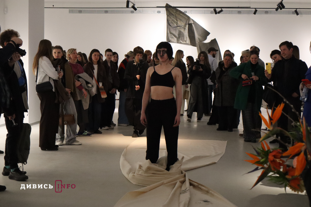 Про здатність відновлюватися і зберігати опору: у Львові відкрили виставку «ОАЗА?» - 6