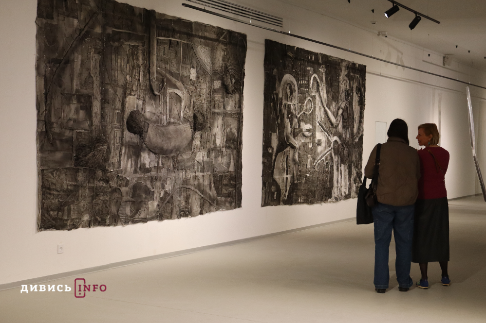 Про здатність відновлюватися і зберігати опору: у Львові відкрили виставку «ОАЗА?» - 12