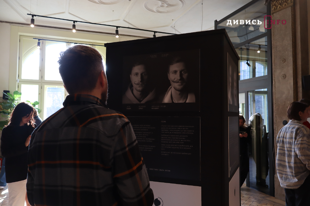 У Львові показали мистецький проєкт-дослідження про психологічний стан військових лікарів і медиків (фото) - 14