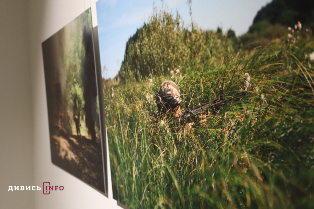 У Львові триває фотовиставка «Хартія: Спека.11 поглядів на війну» (фото, відео) - 5
