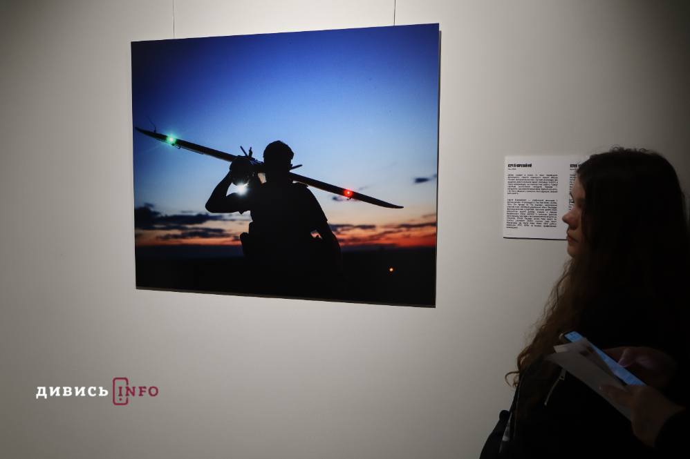 У Львові триває фотовиставка «Хартія: Спека.11 поглядів на війну» (фото, відео) - 7