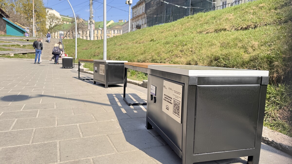 У Львові з’явилися лавки з сонячними батареями - 3