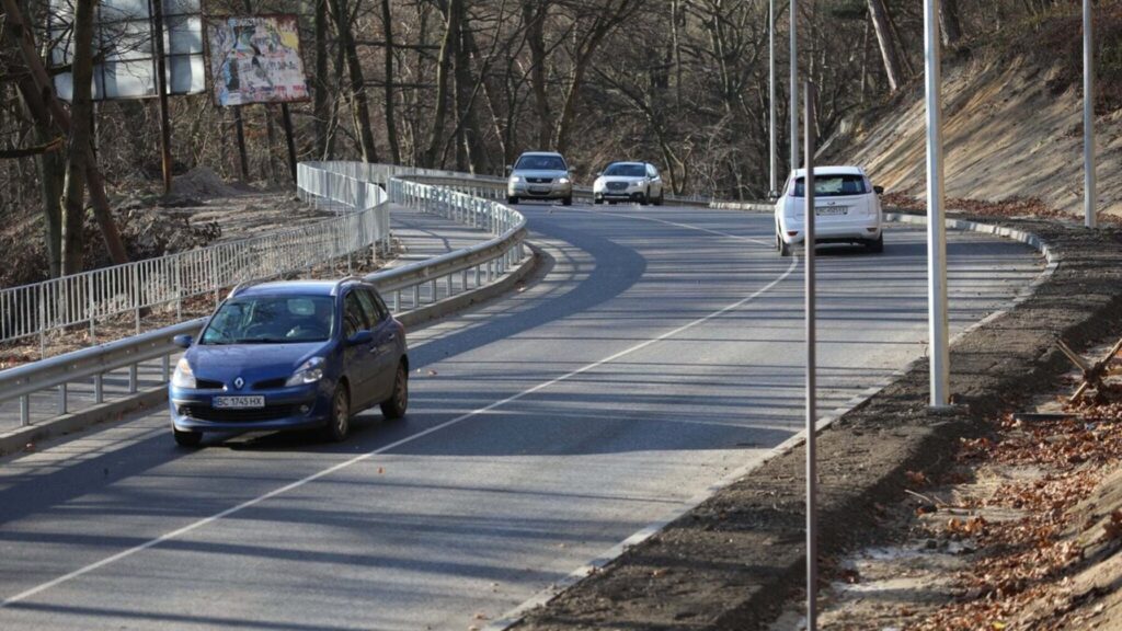 Три львівських вулиці перекриті для руху транспорту (огляд) - 2