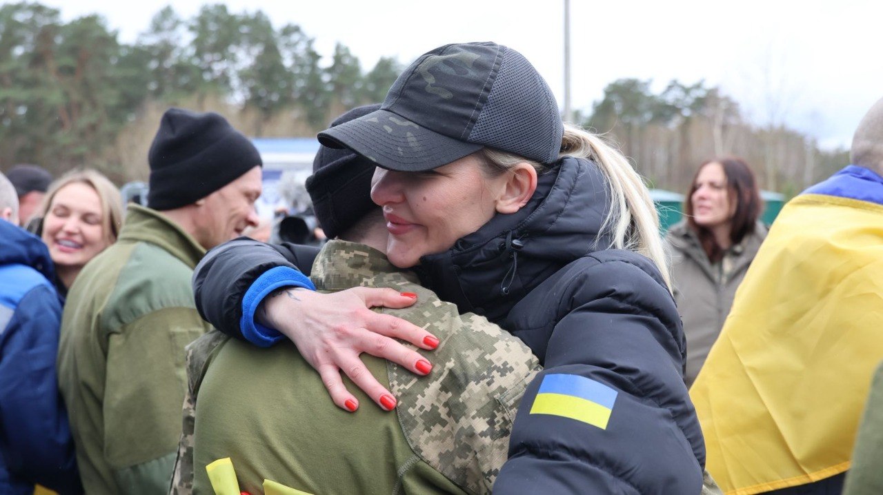 Обмін полоненими: Україна повернула з російського полону 175 військових і 7 цивільних - 6