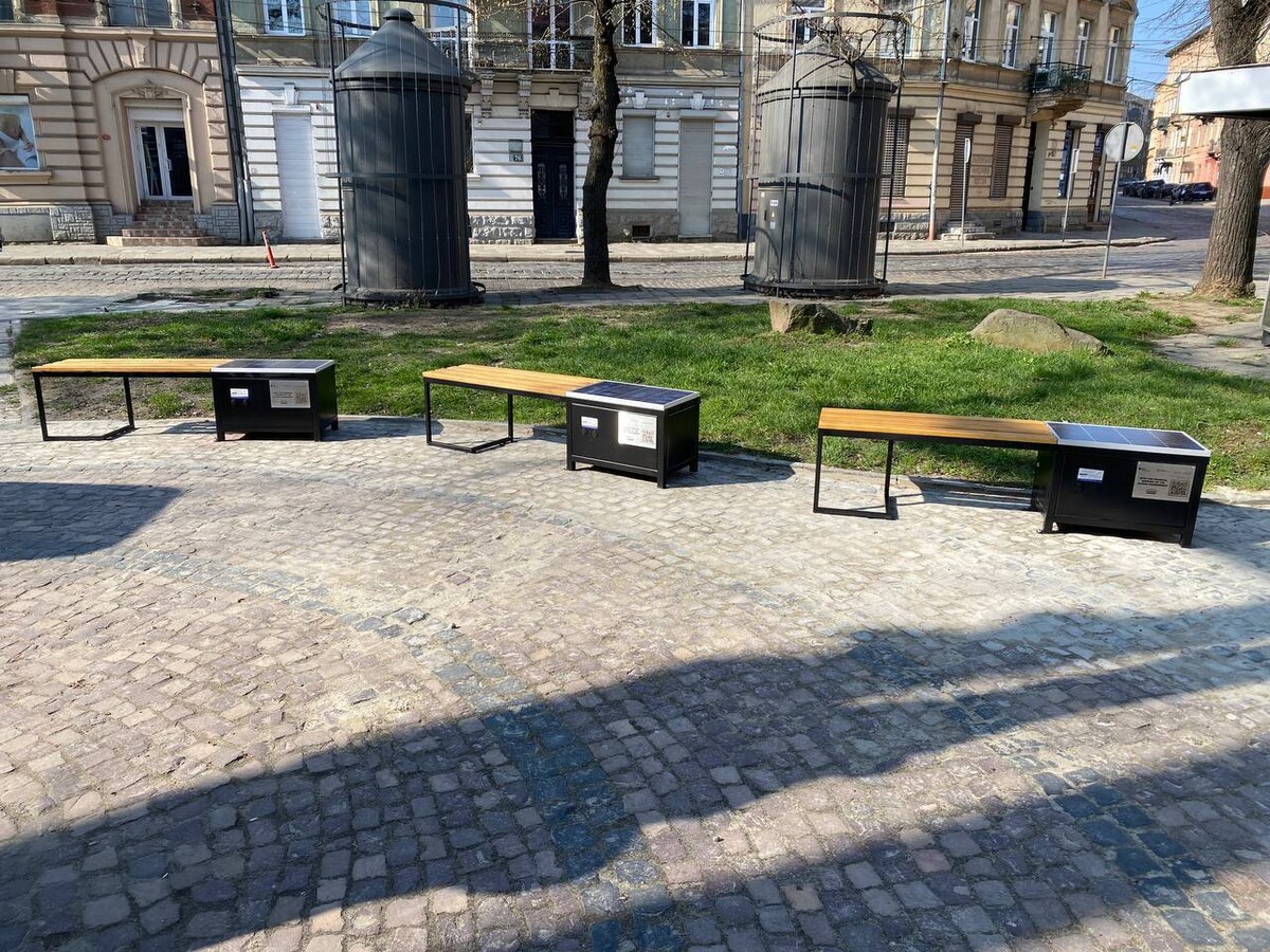 У Львові з’явилися лавки з сонячними батареями - 8