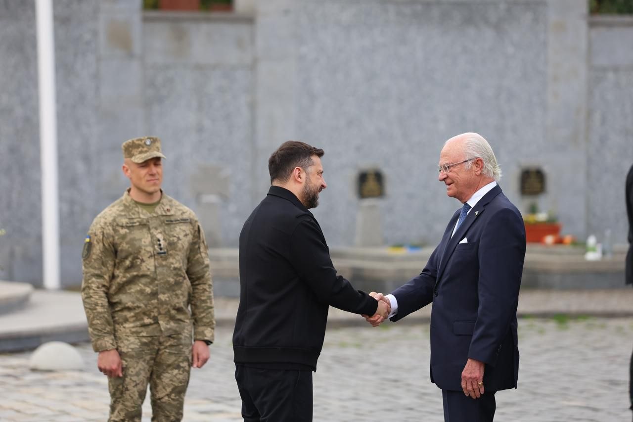 photo_5409249668954264427_y