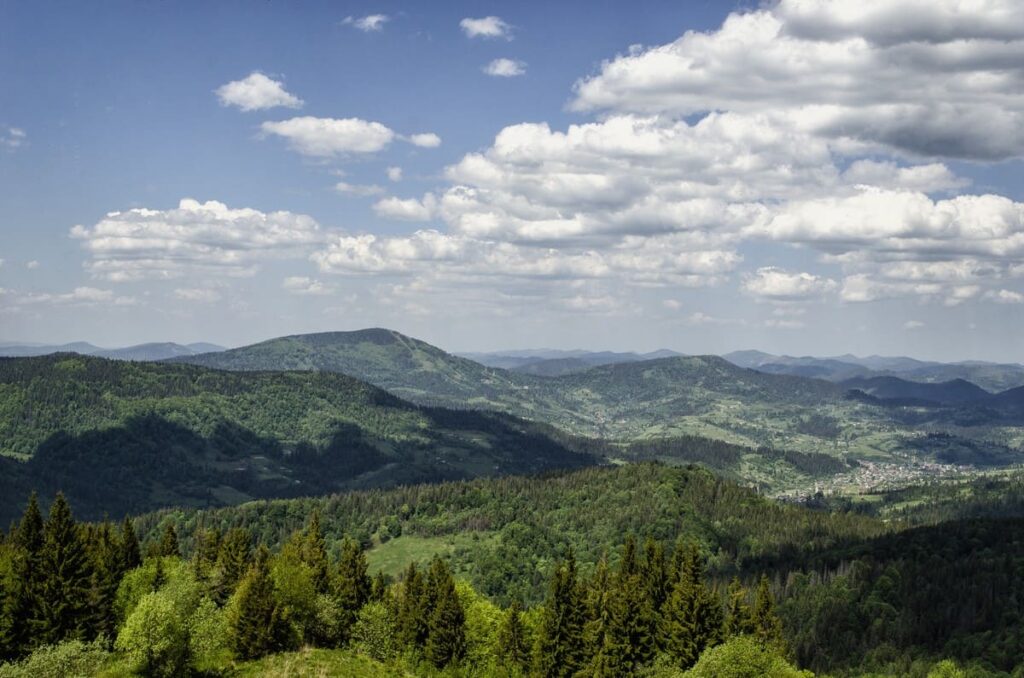 Піші маршрути Львівщини: легкі прогулянки, джерела води та вершини - 2