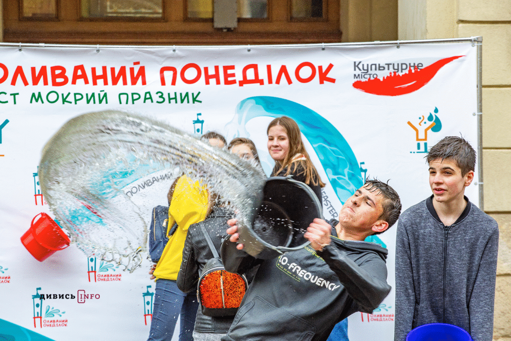 Захворюваність на грип та ГРВІ, Меморіал Героїв, туристичні маршрути Львівщини: головні новини дня - 4