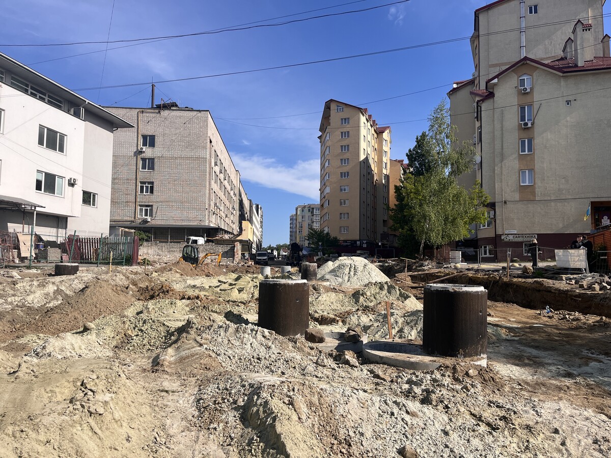 На перехресті Залізничної та Ясної у Львові облаштовують кільцевий рух - 2