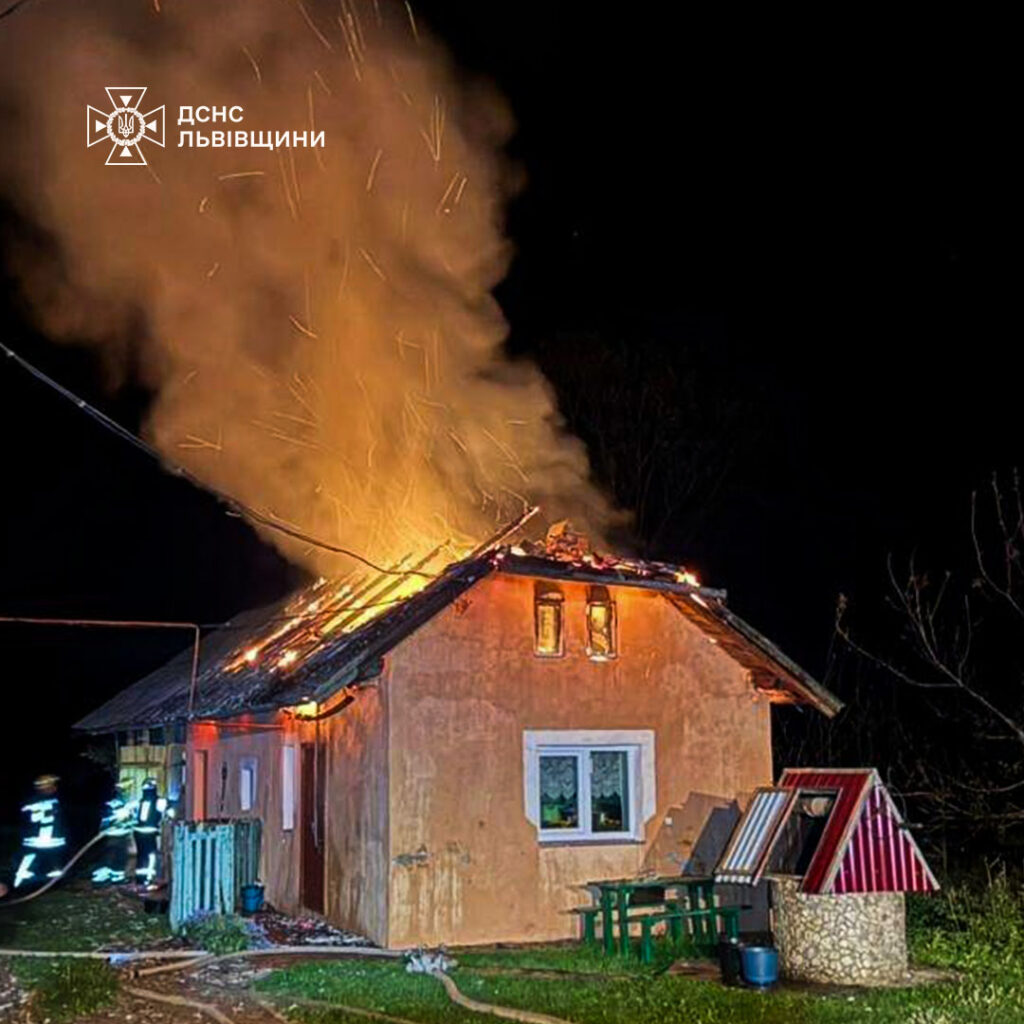 У Львівській області за добу ліквідували кілька пожеж у житлових будівлях - 1