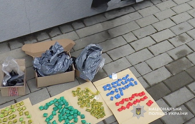 «Закладки» у парках і сотні доз: у Львові судитимуть наркодилерку - 3