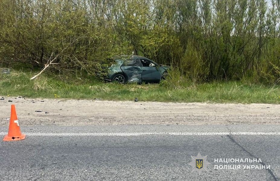 На трасі Київ–Чоп біля Львова у ДТП травмувалися четверо людей - 1