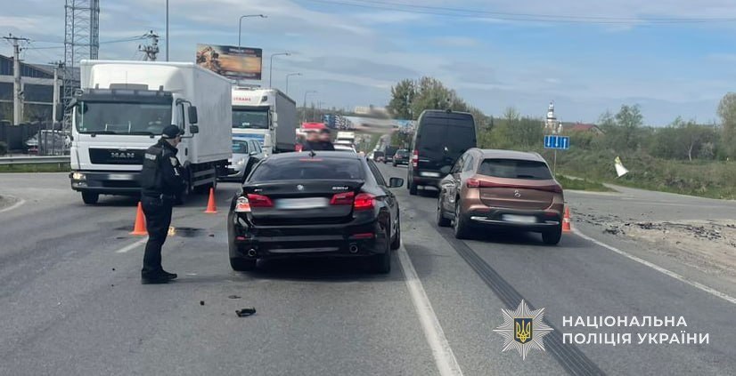 На трасі Київ–Чоп біля Львова у ДТП травмувалися четверо людей - 2