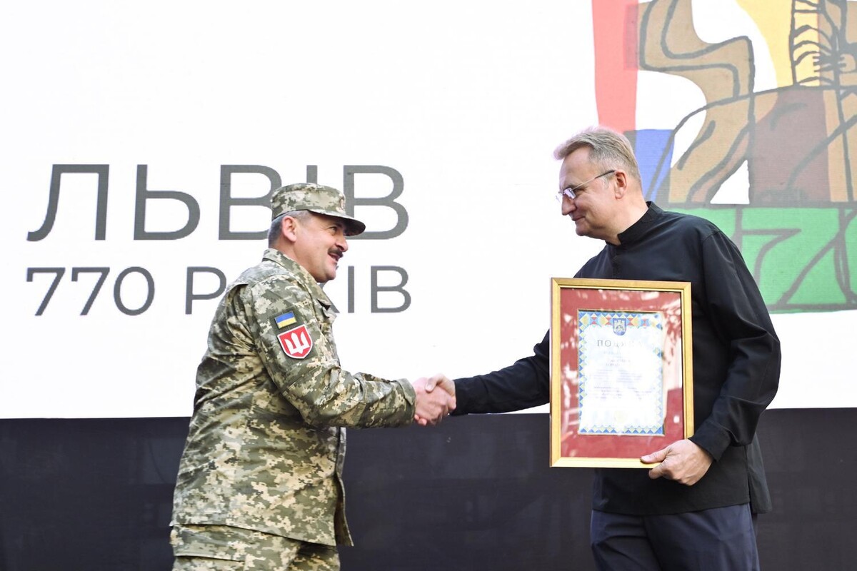 У Львові до Дня міста нагородили тих, хто захищає, допомагає і розвиває країну - 3