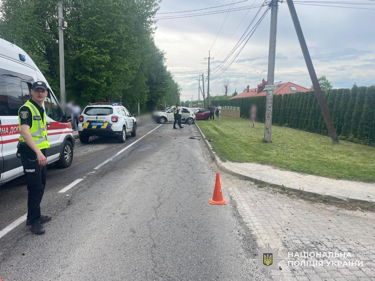 У ДТП біля Львова травмувалися троє людей, серед них дитина - 2
