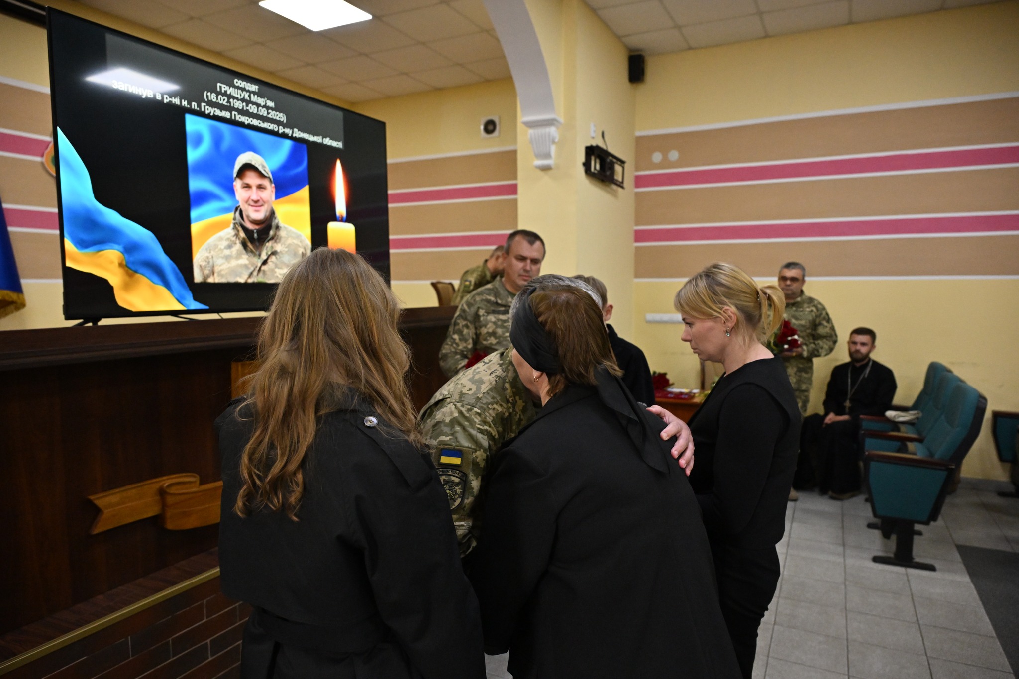 У Львові родинам полеглих прикордонників вручили державні нагороди - 1