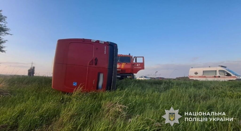 На Львівщині в ДТП загинула водійка мікроавтобуса - 2