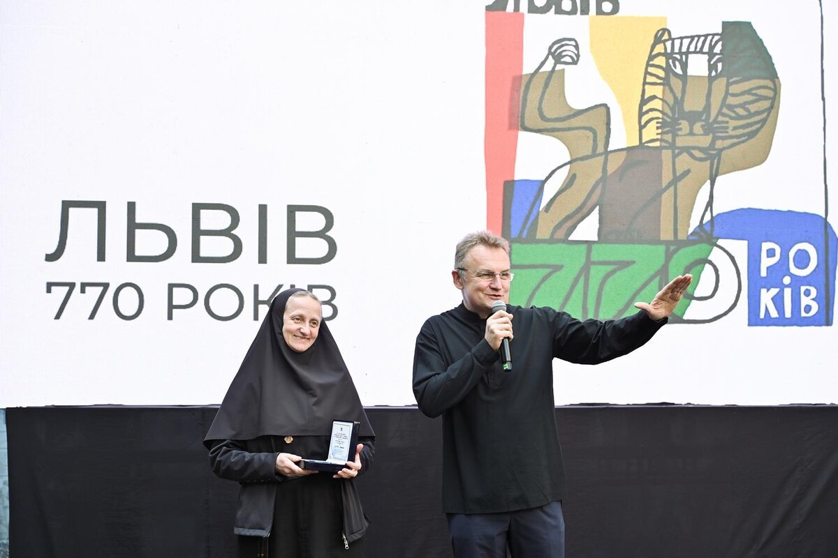 У Львові до Дня міста нагородили тих, хто захищає, допомагає і розвиває країну - 8