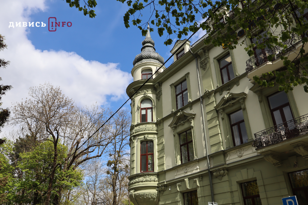 Будинки з власною естетикою, або Мандруємо вулицею Івана Вакарчука у Львові (фото) - 10