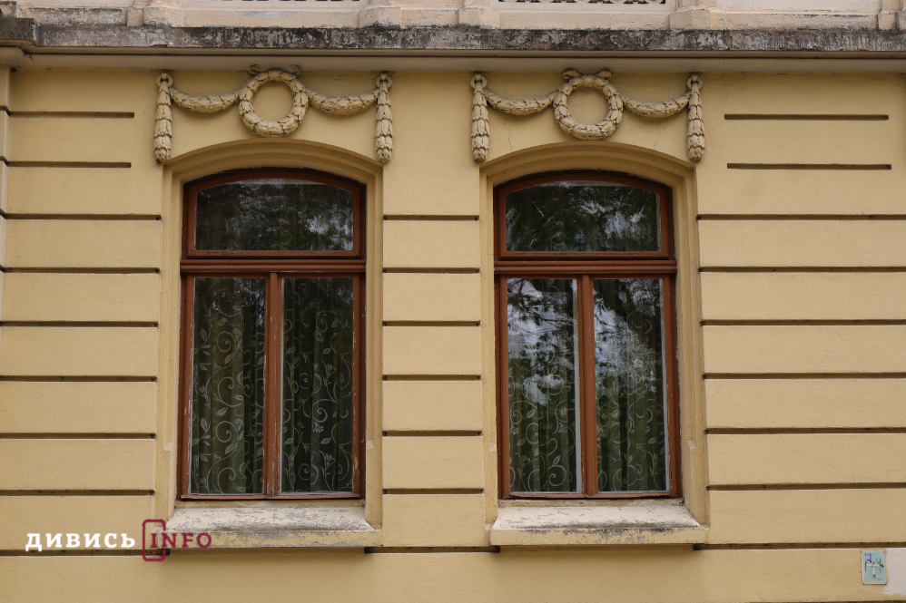 Будинки з власною естетикою, або Мандруємо вулицею Івана Вакарчука у Львові (фото) - 18
