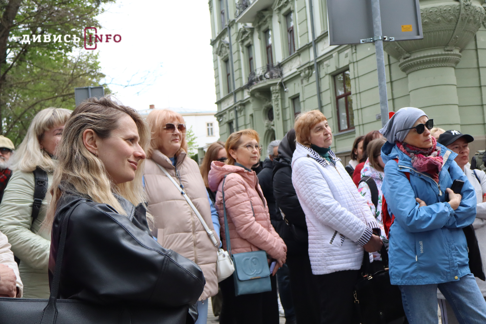 Будинки з власною естетикою, або Мандруємо вулицею Івана Вакарчука у Львові (фото) - 3