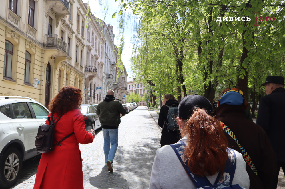 Будинки з власною естетикою, або Мандруємо вулицею Івана Вакарчука у Львові (фото) - 6