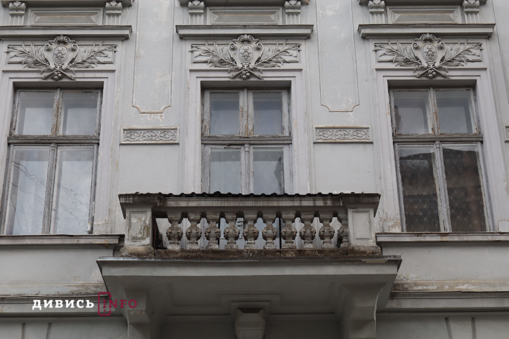 Будинки з власною естетикою, або Мандруємо вулицею Івана Вакарчука у Львові (фото) - 14