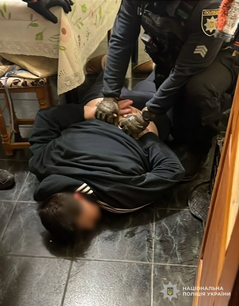 У Львові викрили чоловіка, якого підозрюють у збуті канабісу - 1