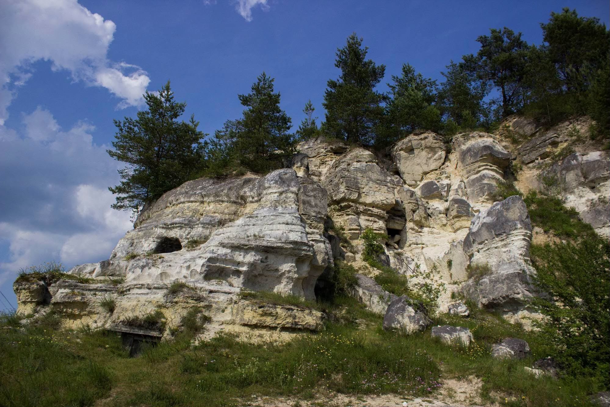 Скельні локації Львівщини, які варто відвідати туристам - 11