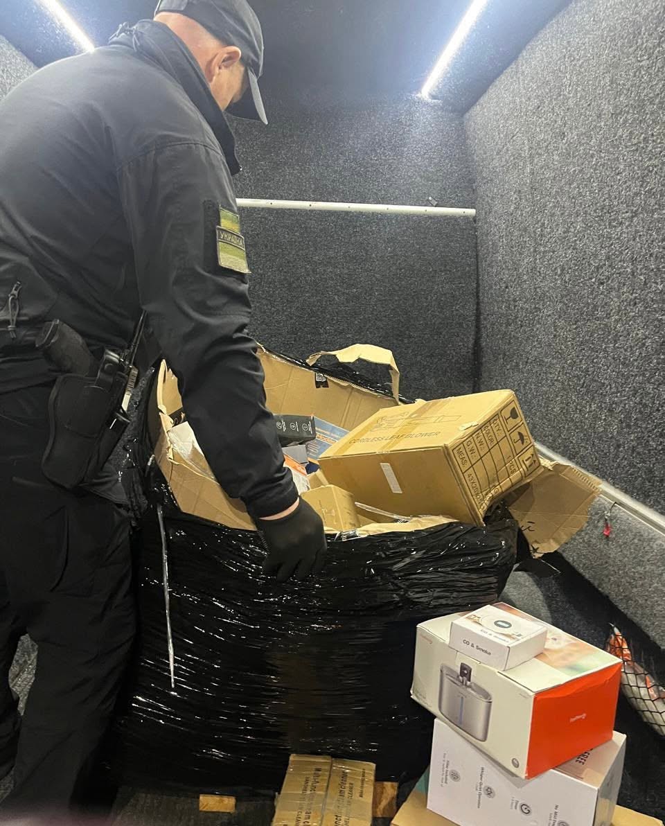 На українсько-польському кордоні затримали партії незадекларованої техніки - 1