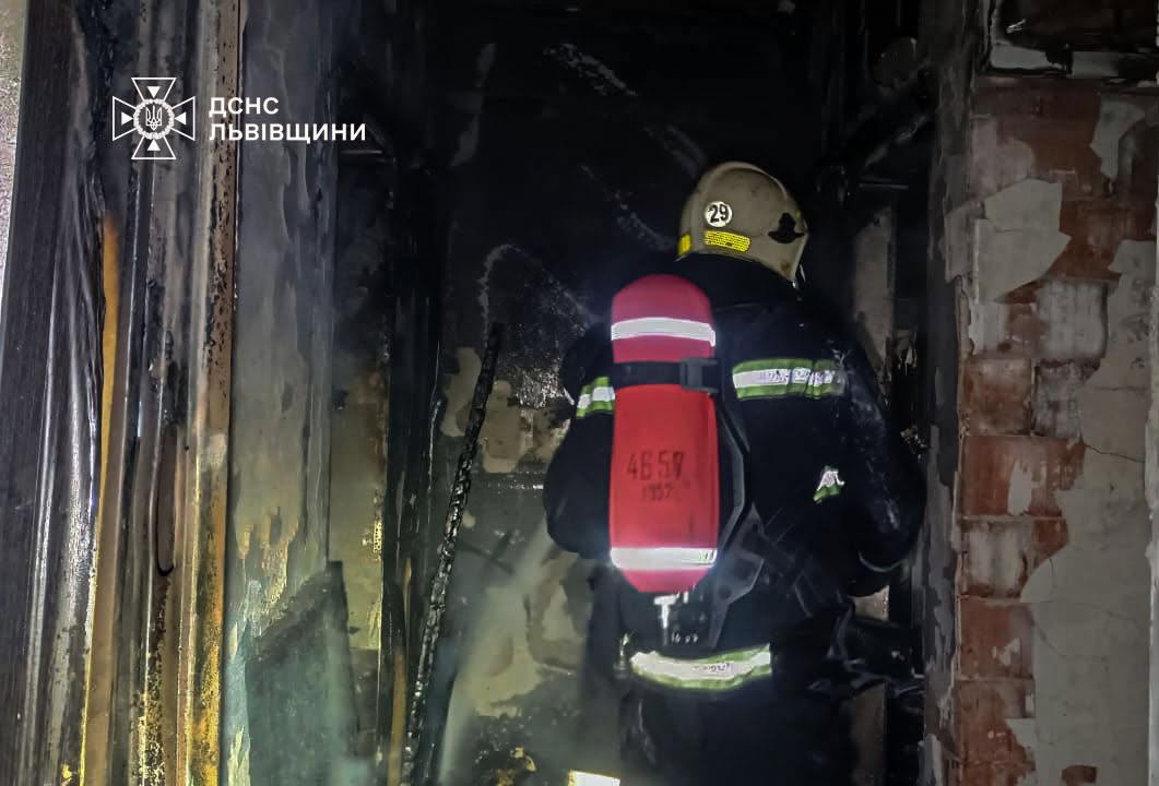 Поблизу Львова під час пожежі у квартирі загинув чоловік - 3