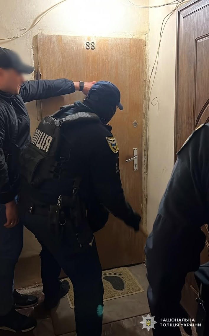 У Львові викрили чоловіка, якого підозрюють у збуті канабісу - 4