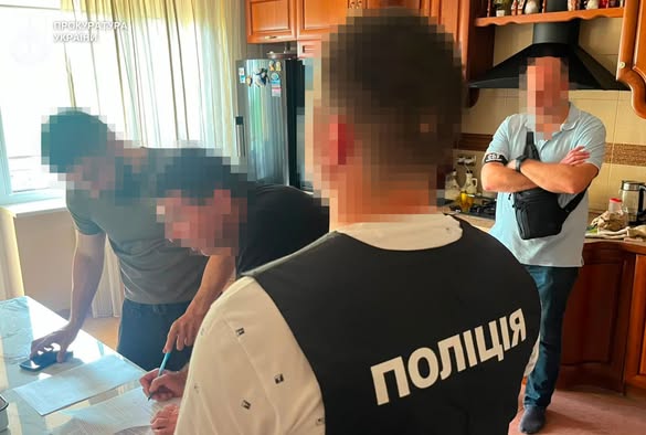 Пособникам екскерівниці лікарні на Львівщині повідомили підозри у справі про фіктивні інвалідності - 1