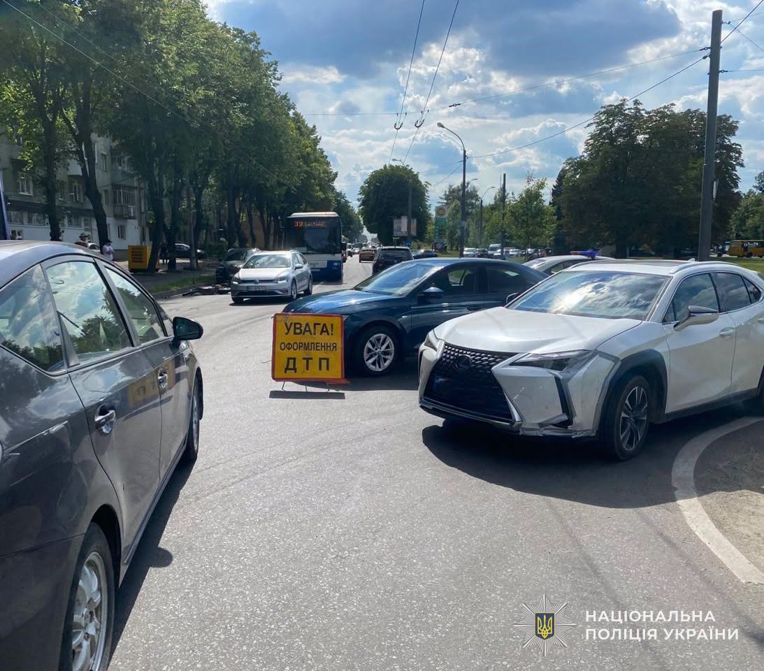 У Львівському районі в ДТП травмувалися мотоцикліст та велосипедист - 5