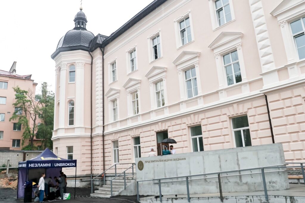 Новий реабілітаційний центр, безбар'єрний маршрут, культурні події Львова: головні новини дня - 3