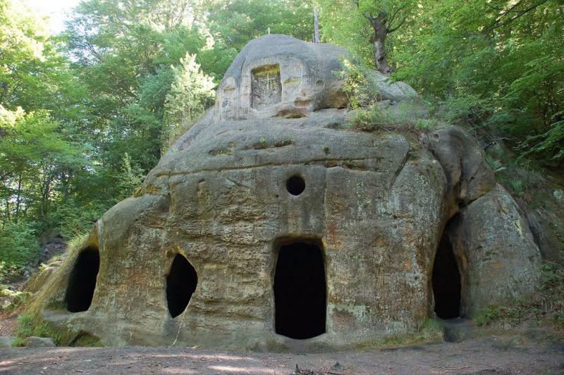 Скельні локації Львівщини, які варто відвідати туристам - 7